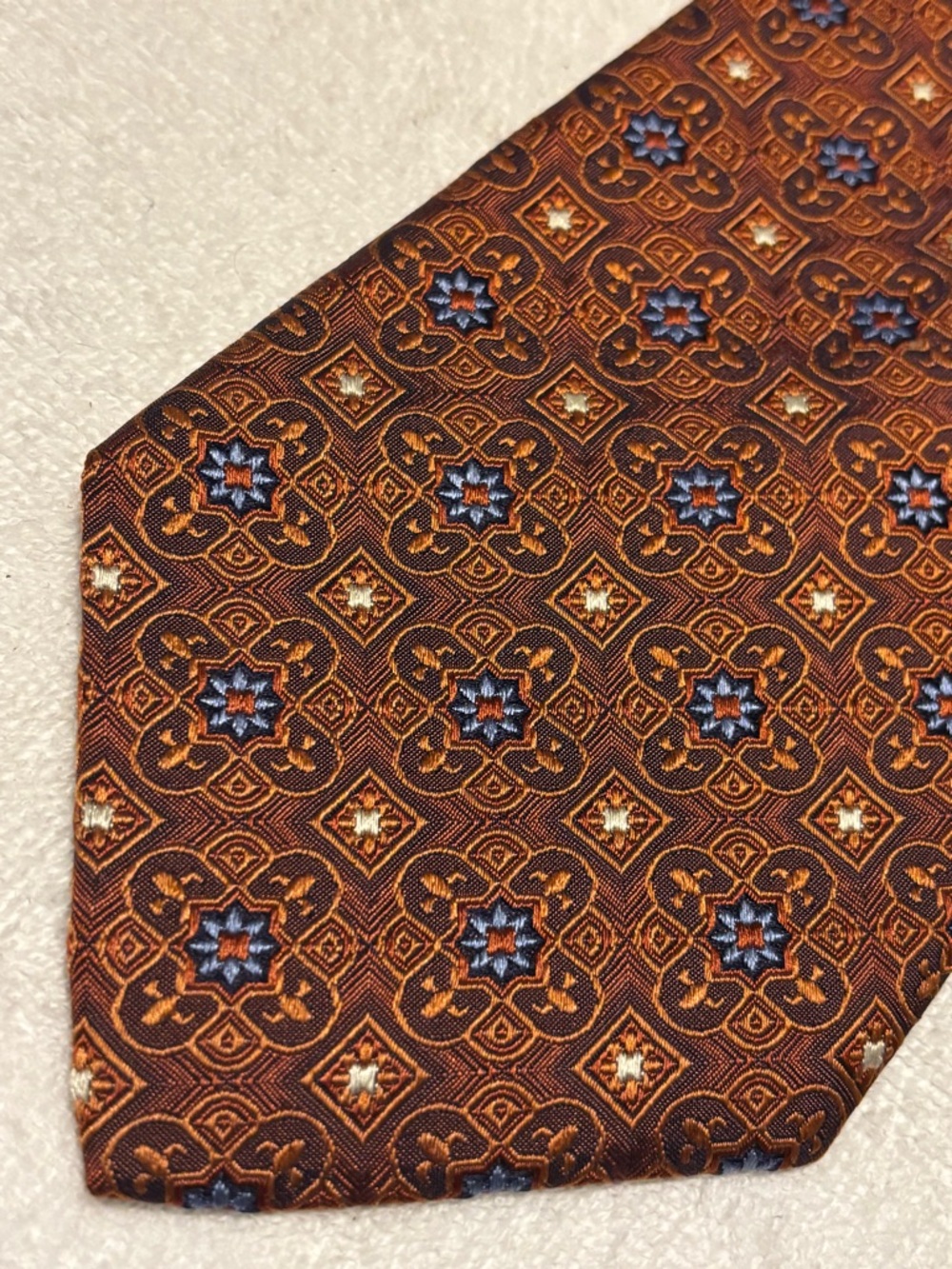 Brand New Corporate Power Tie By JOS A. BANK (Signature Collection)